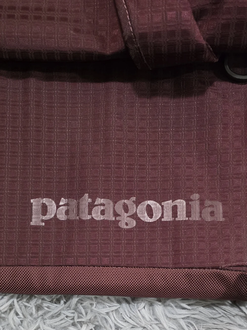 Vintage 2007 Patagonia Black Hole Duffel 90L - Plum Grid (Excellent Condition)